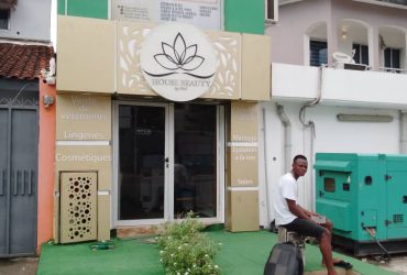 Salon spécialisé dans massage, extensions de cils