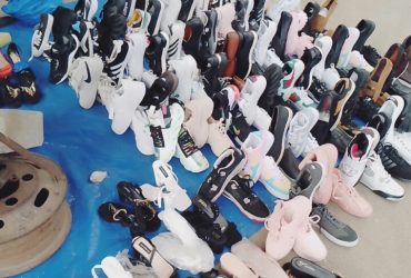 Vendeur de sneakers et chaussures dames