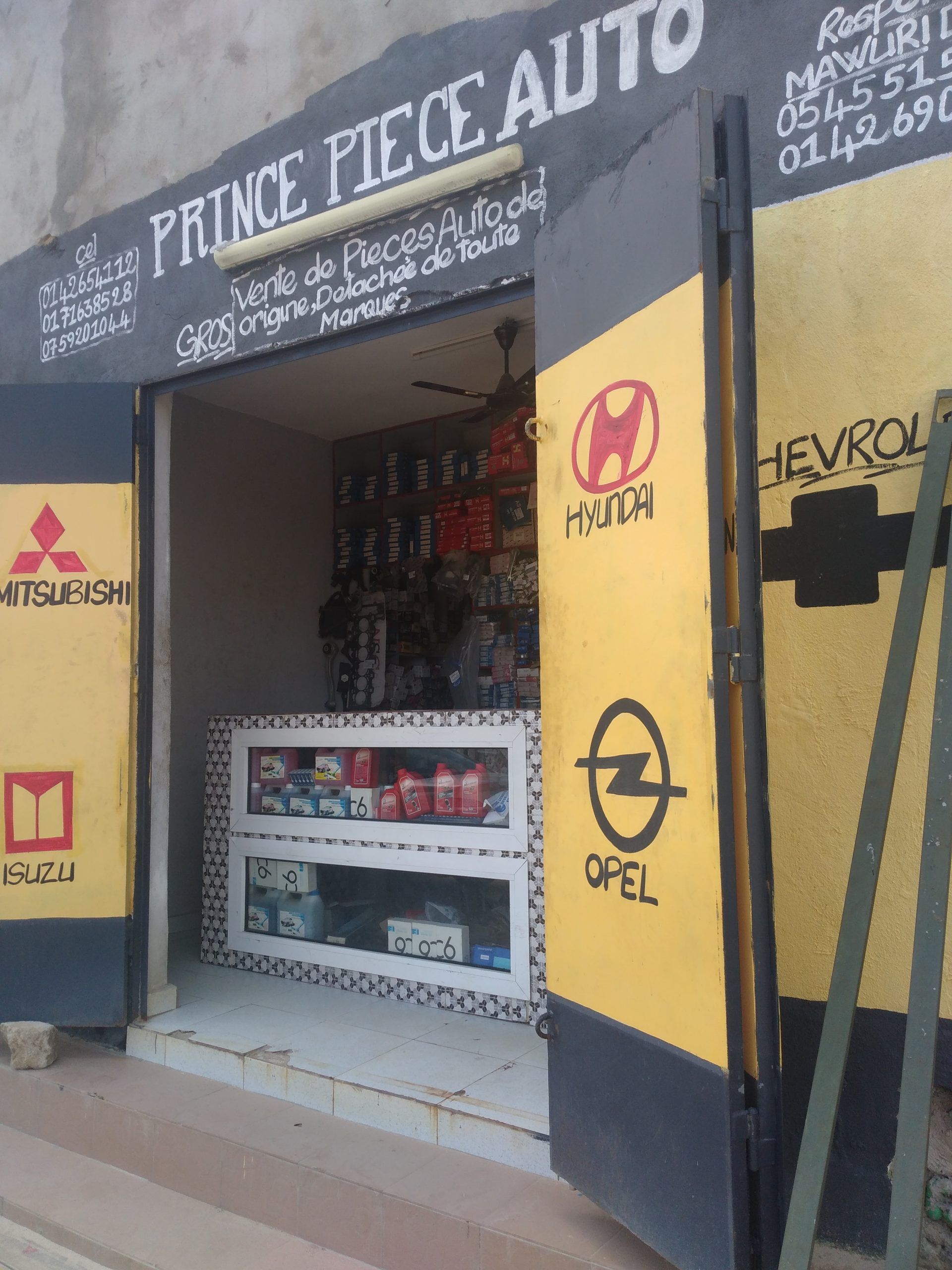 Commerçant de pièce auto