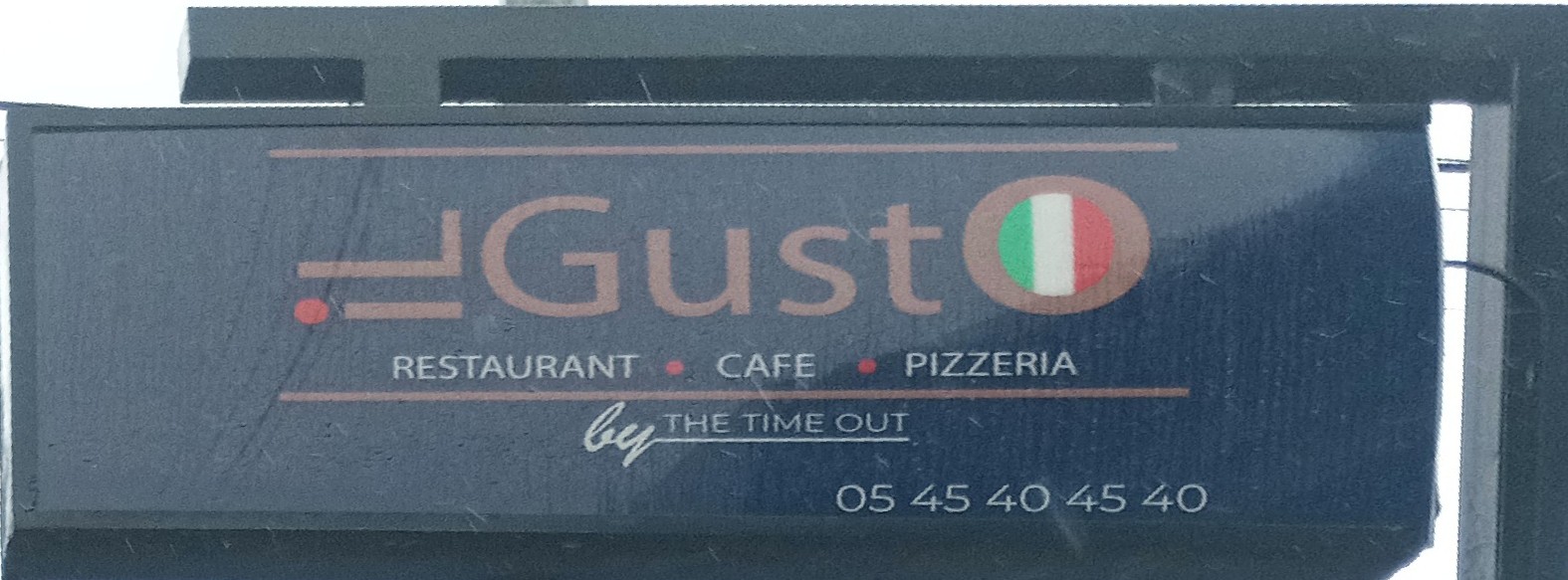 Gusto restaurant – café – pizzeria