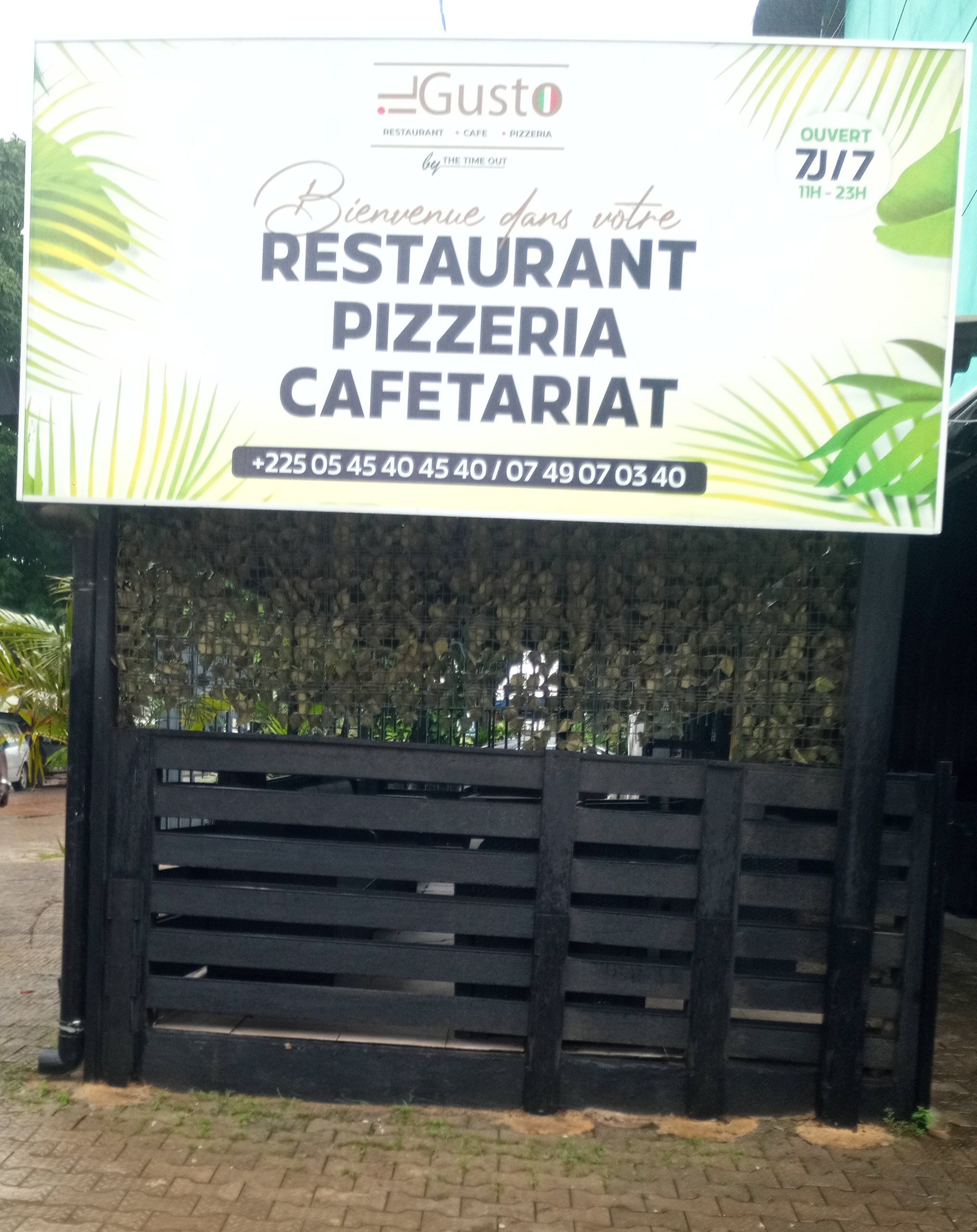 Gusto restaurant – café – pizzeria