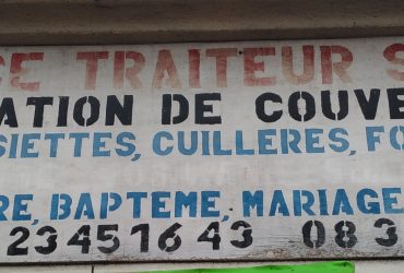 Service traiteur et location de chaises et bâche