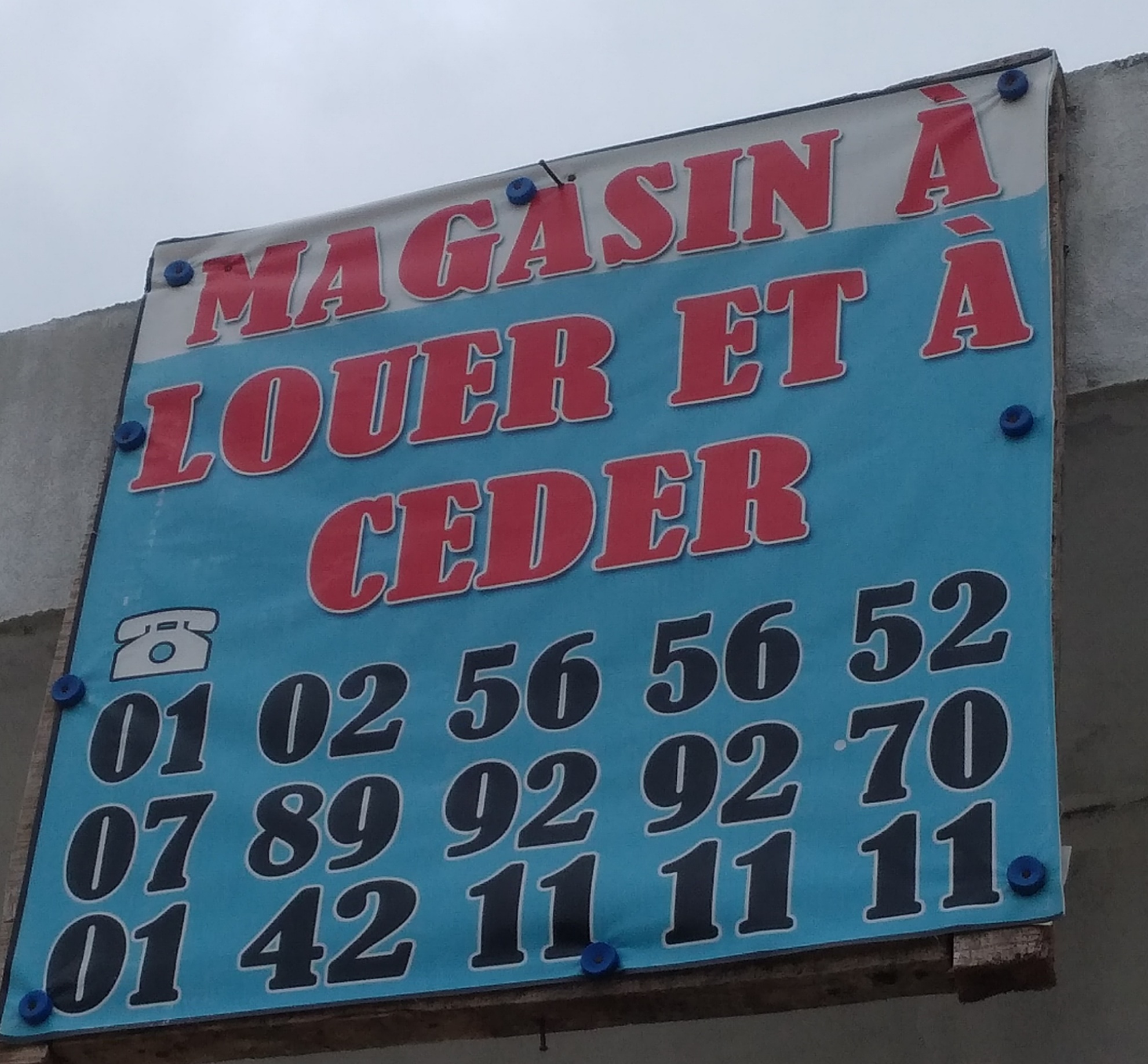 Magasin à louer et à ceder