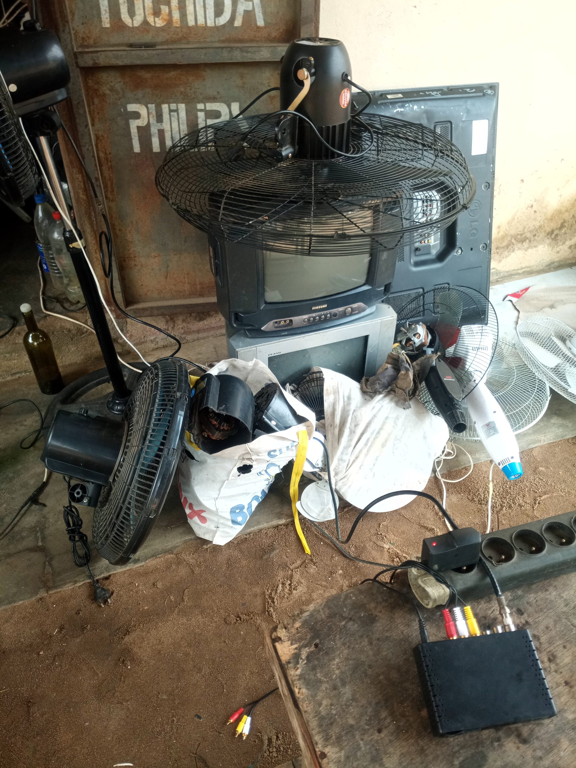 PAP RÉPARATEUR DE TV ET VENTILATEUR