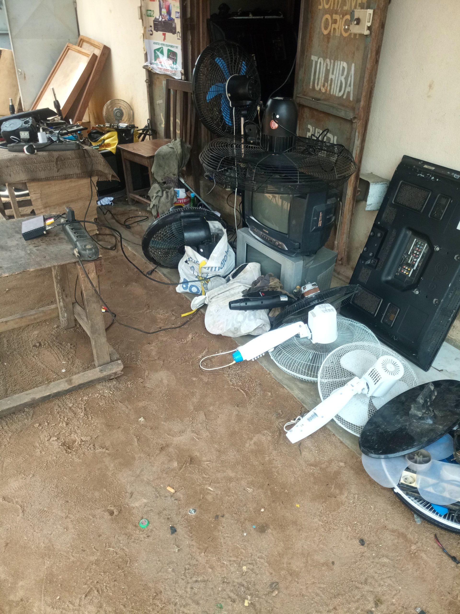 PAP RÉPARATEUR DE TV ET VENTILATEUR