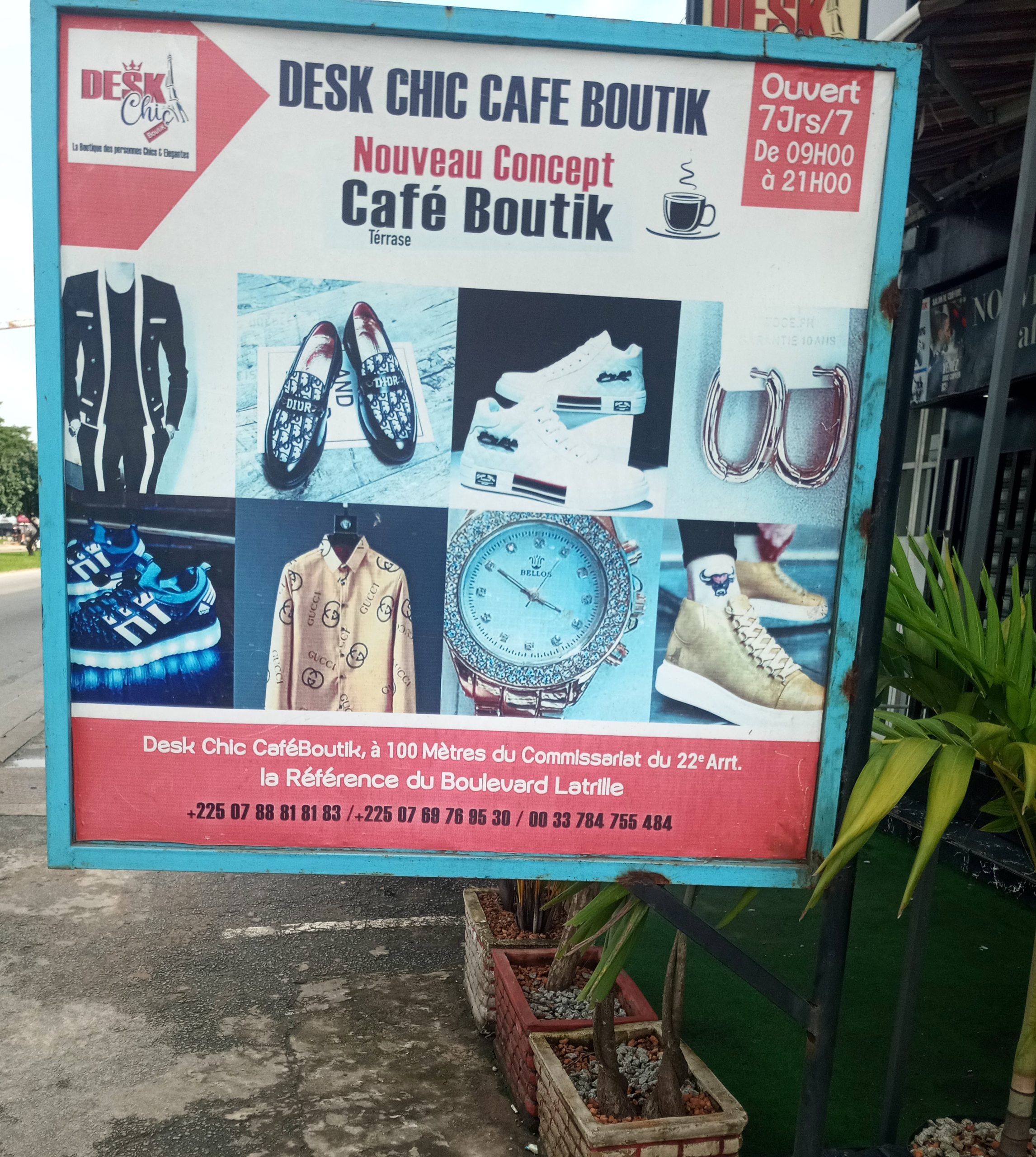 DESK CHIC CAFÉ BOUTIK