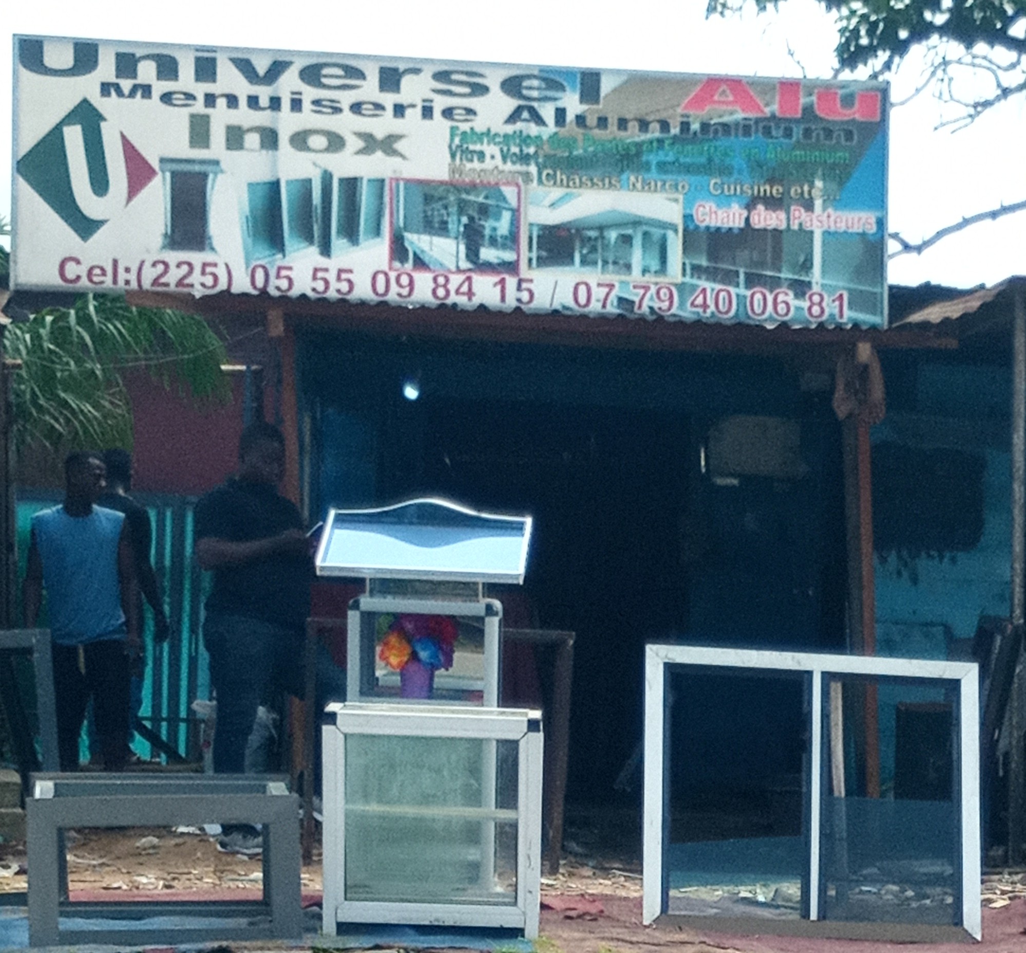 UNIVERSEL ALU, MENUISERIE ALUMINIUM