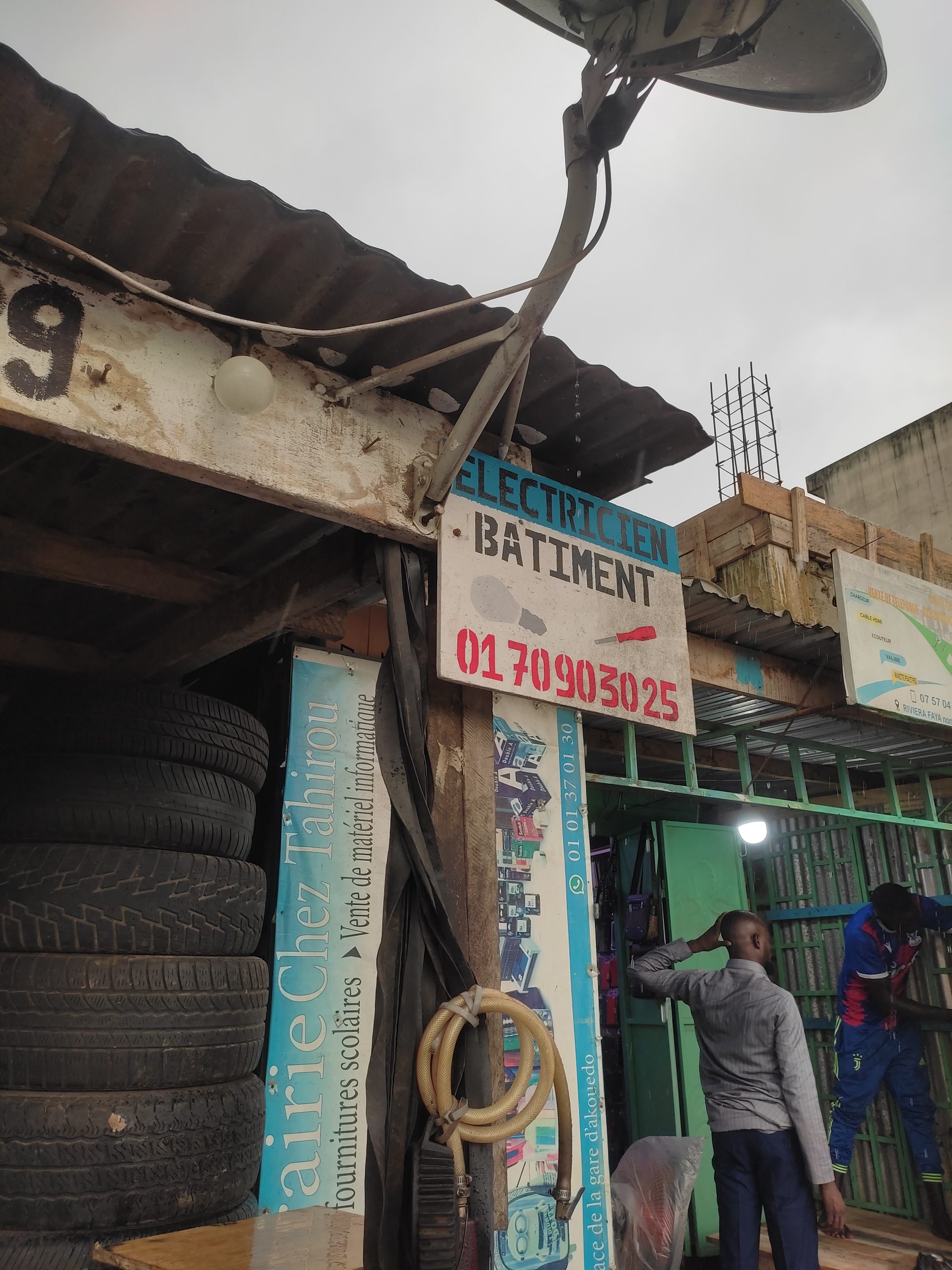 Électricien Bâtiment à Faya