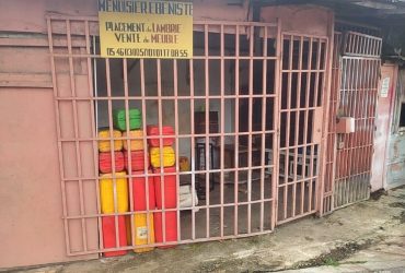 Menuisiers et ébénistes professionnels à Adjamé