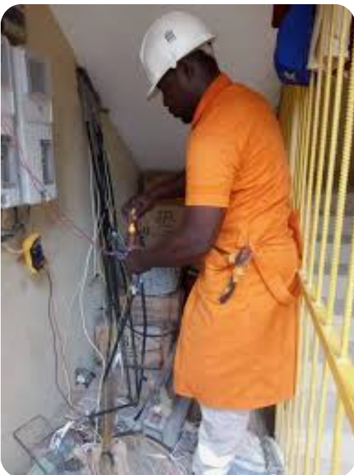 Électricien bâtiment et plomberie