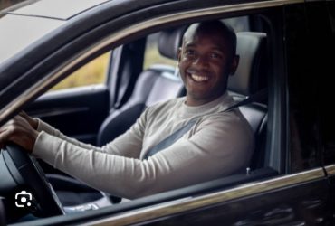 Je suis un jeune chauffeur dynamique