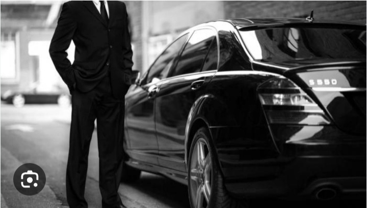 Chauffeur privé et aussi garde rapprochée
