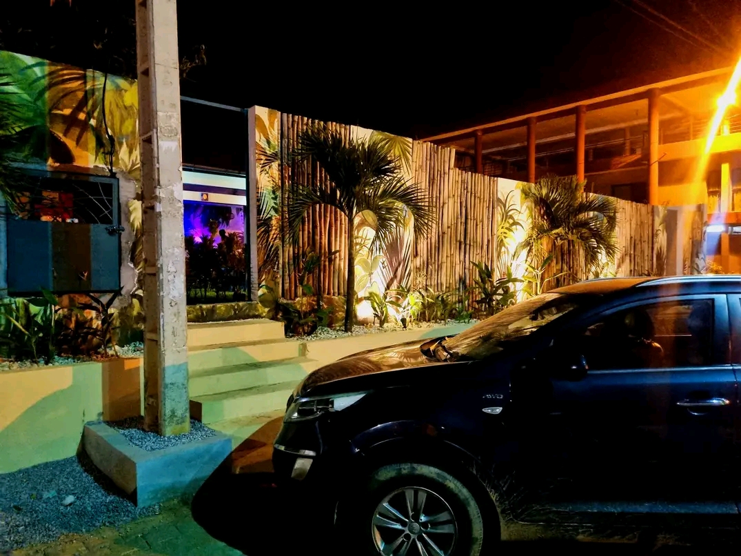 Koziniam – Restaurant Bar Garden Riviera Route Abatta
