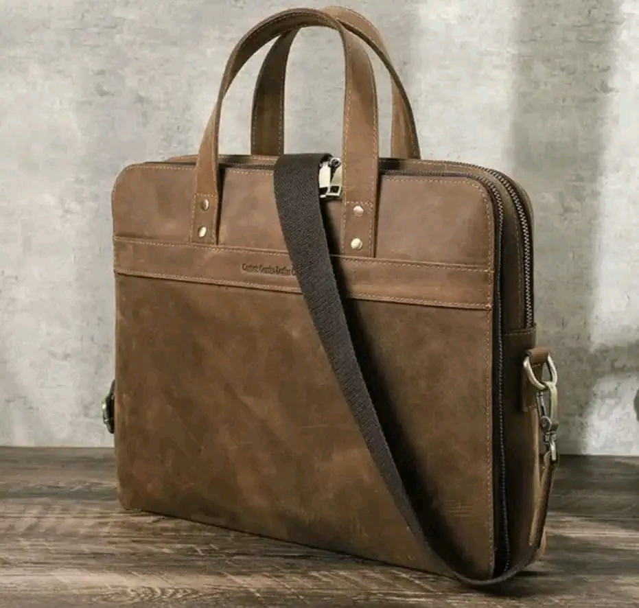 Le Style en Cuir à Abatta Nouveau Goudron