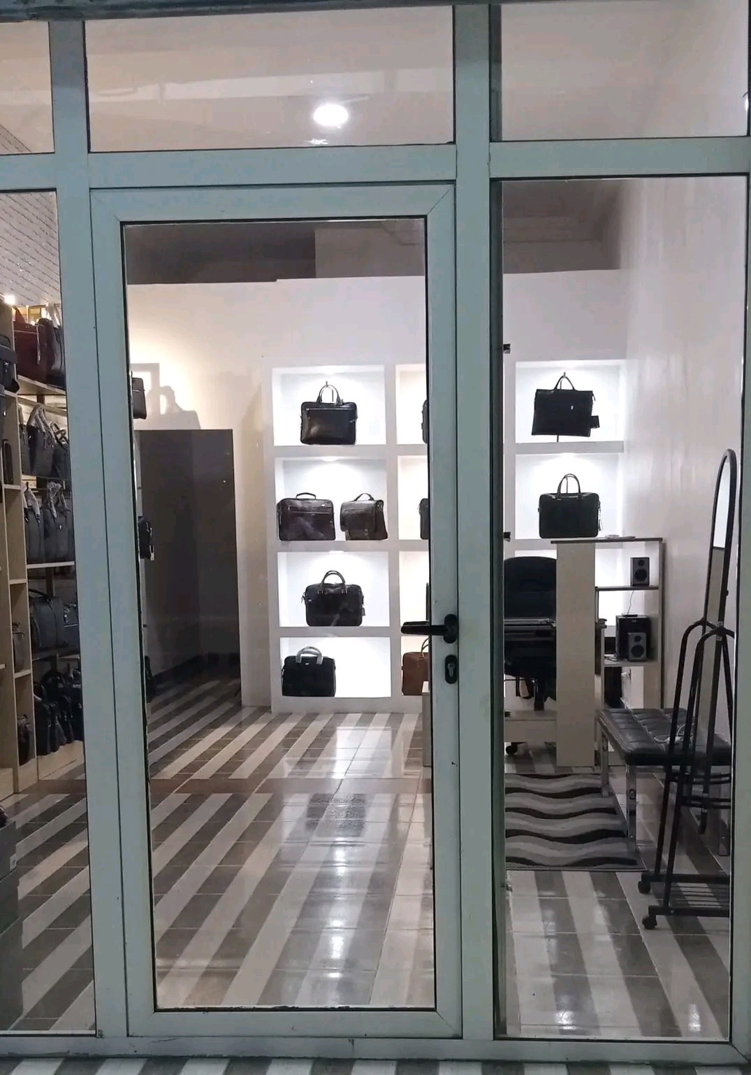 Le Style en Cuir à Abatta Nouveau Goudron