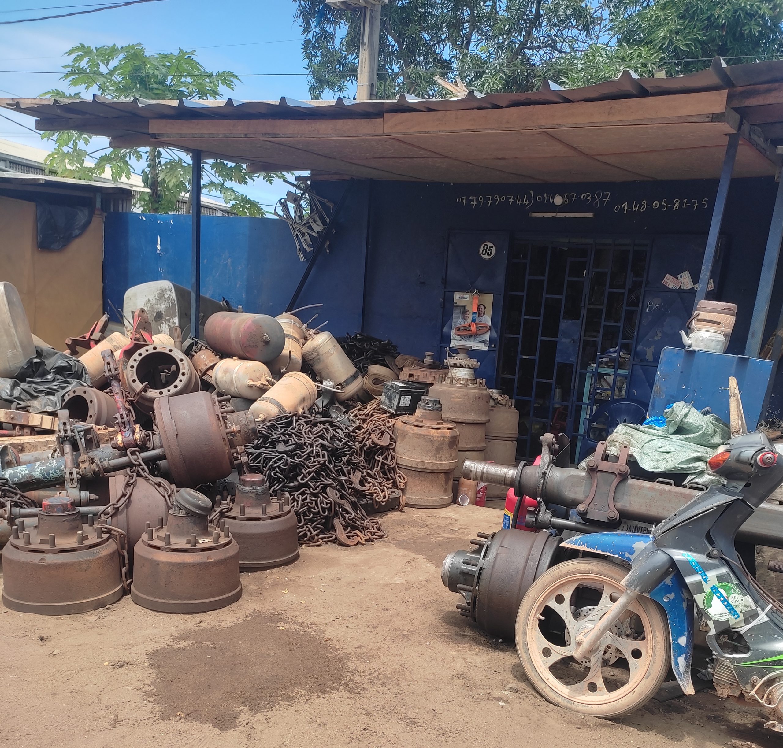 Vente de pièces détachées à Vridi