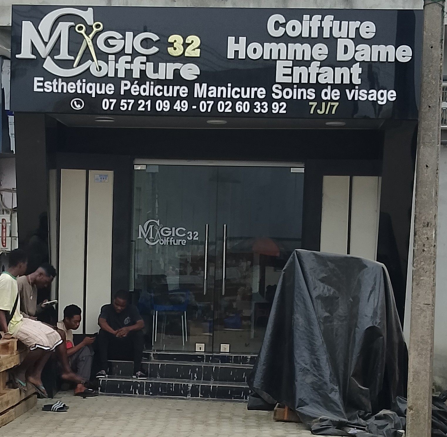 MXGIC COIFFURE