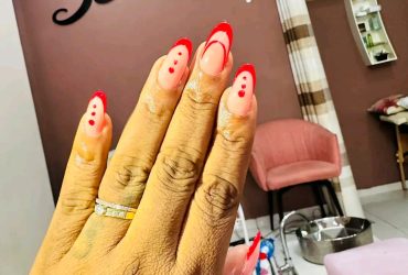 Seven Nails – Riviera Ciad