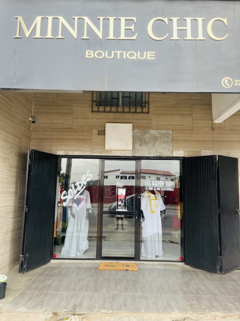 Minnie Chic Boutique à la Riviera 4