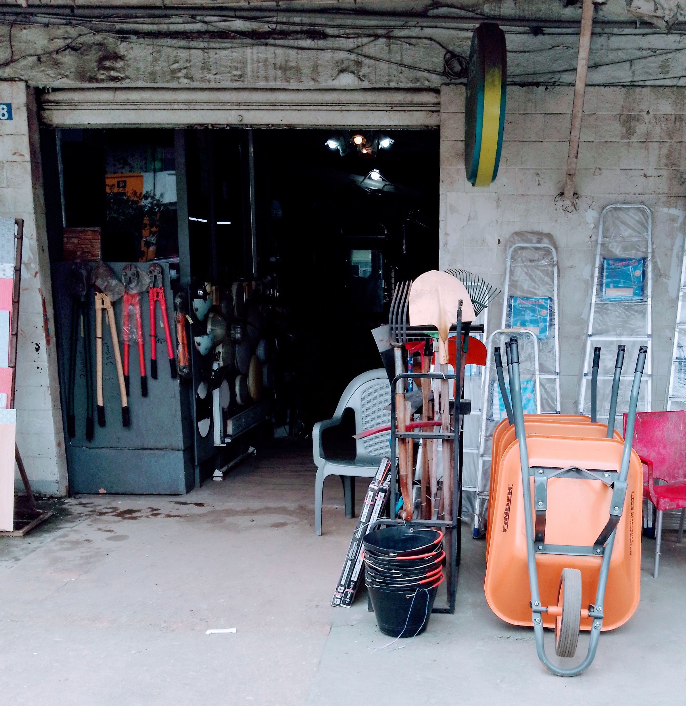 Quincaillerie d'or chez Jamal