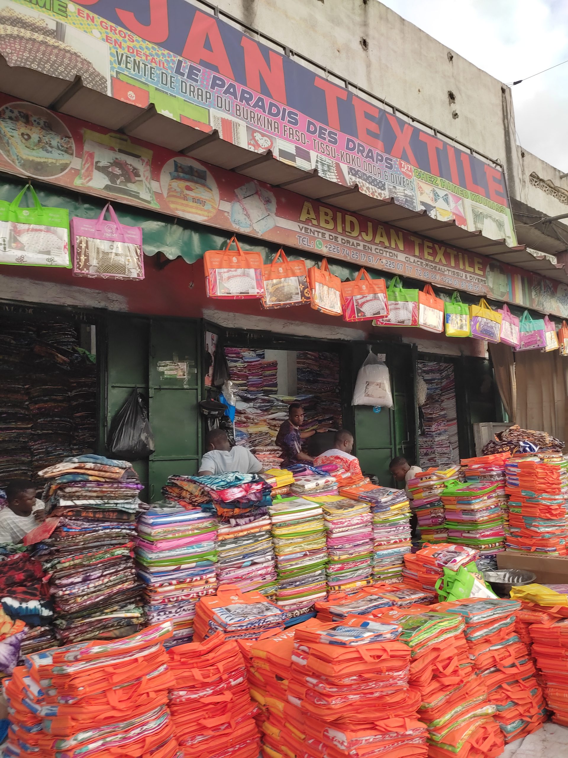 Chez Hamed – Abidjan Textile à Attecoubé