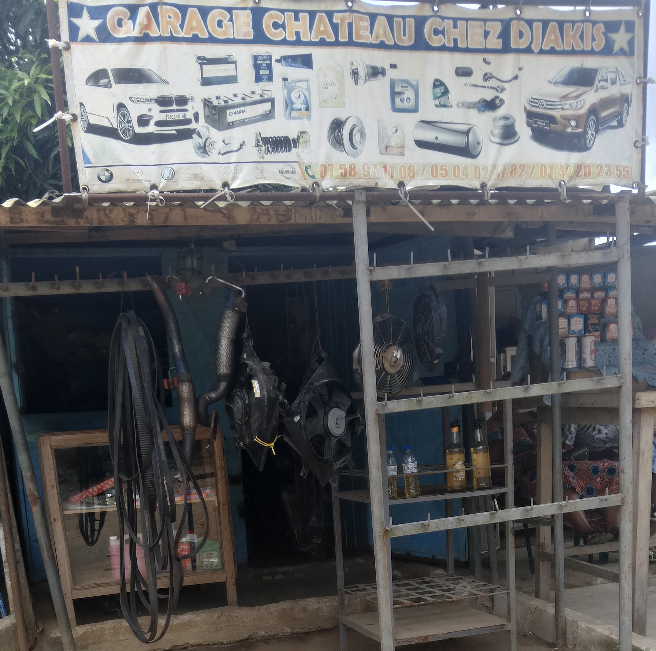 GARAGE CHATEAU CHEZ DJAKIS