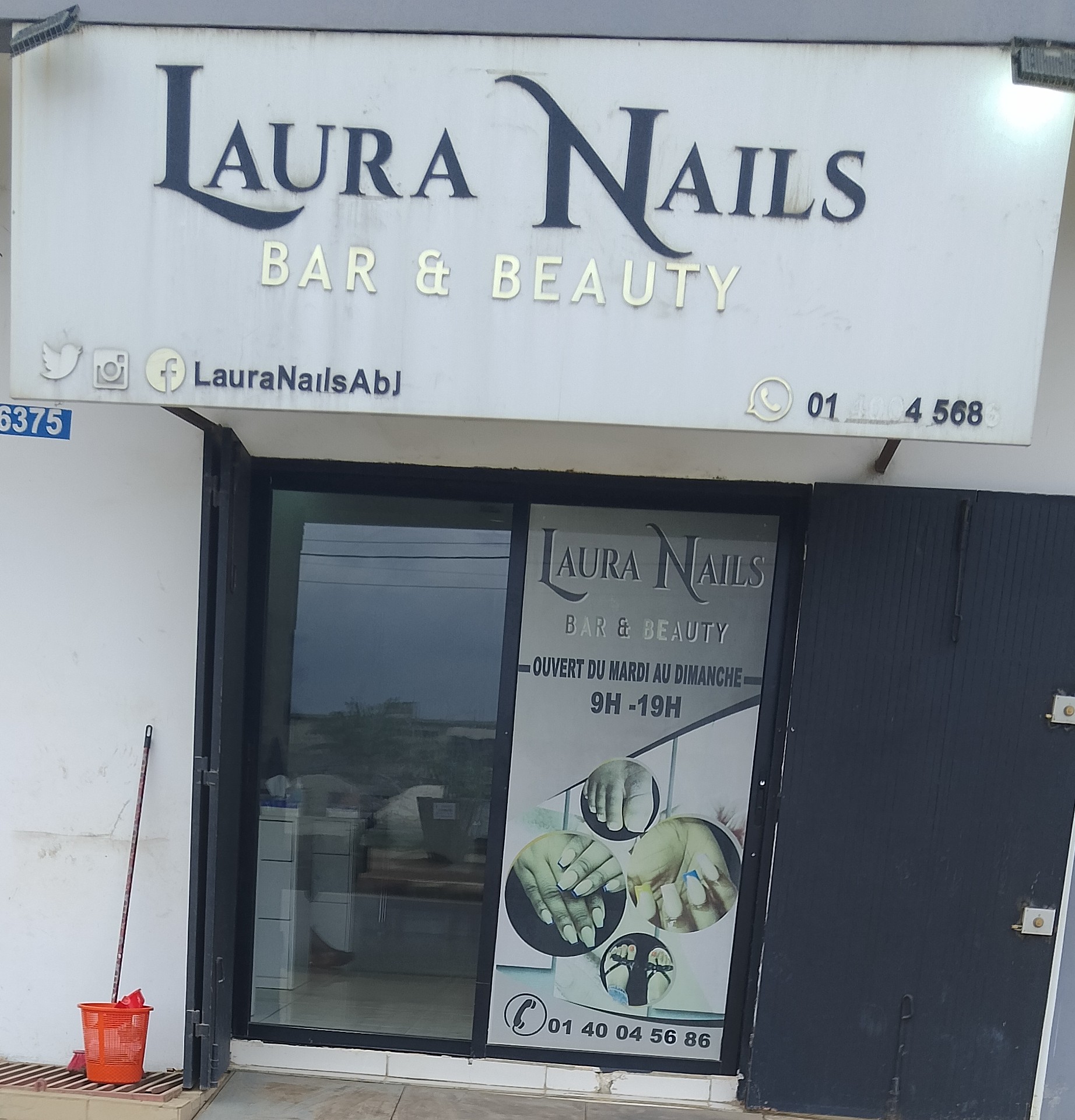 LAURA NAILS  BAR & BEAUTY