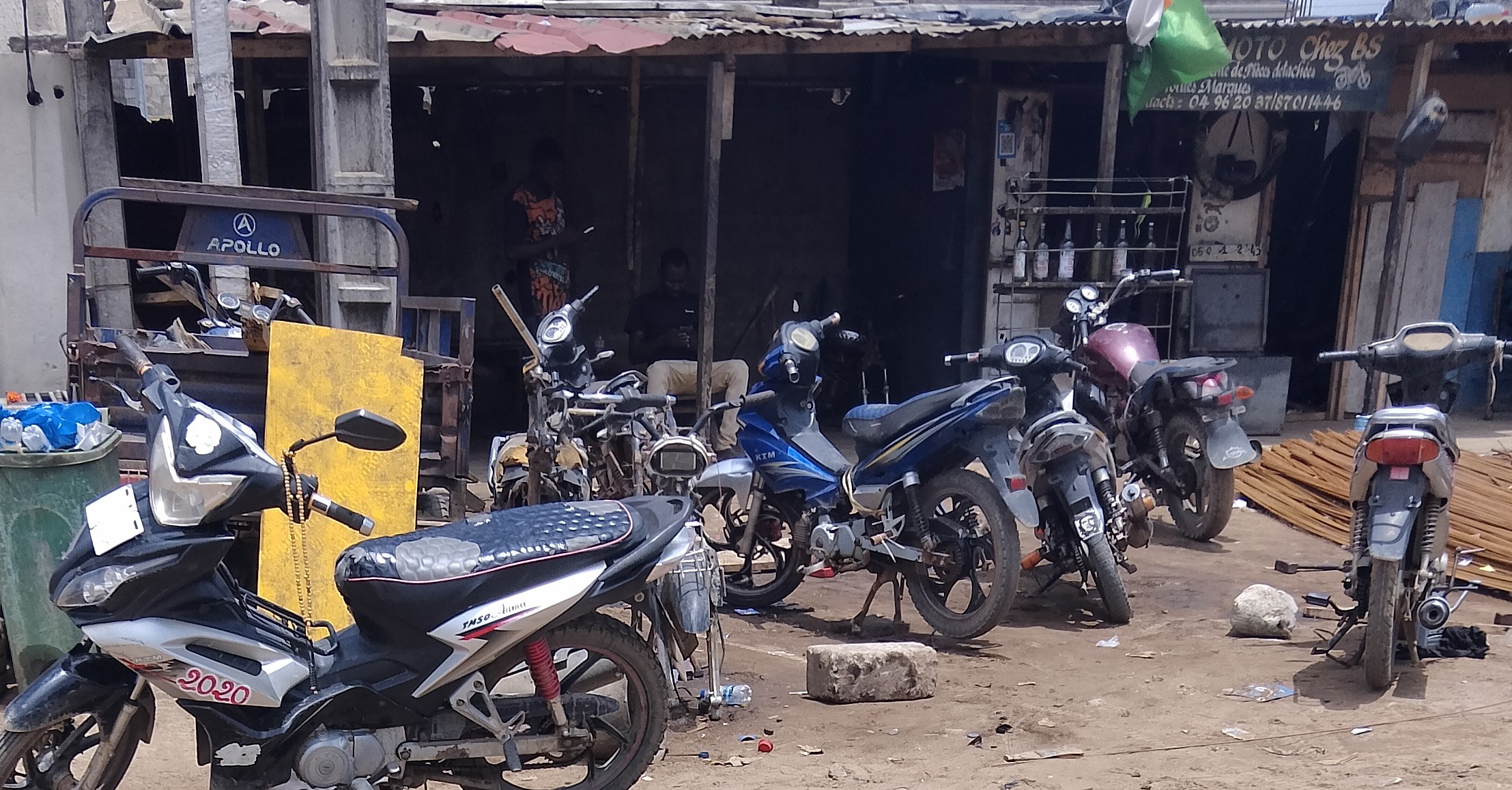 GARAGE MOTO CHEZ BS