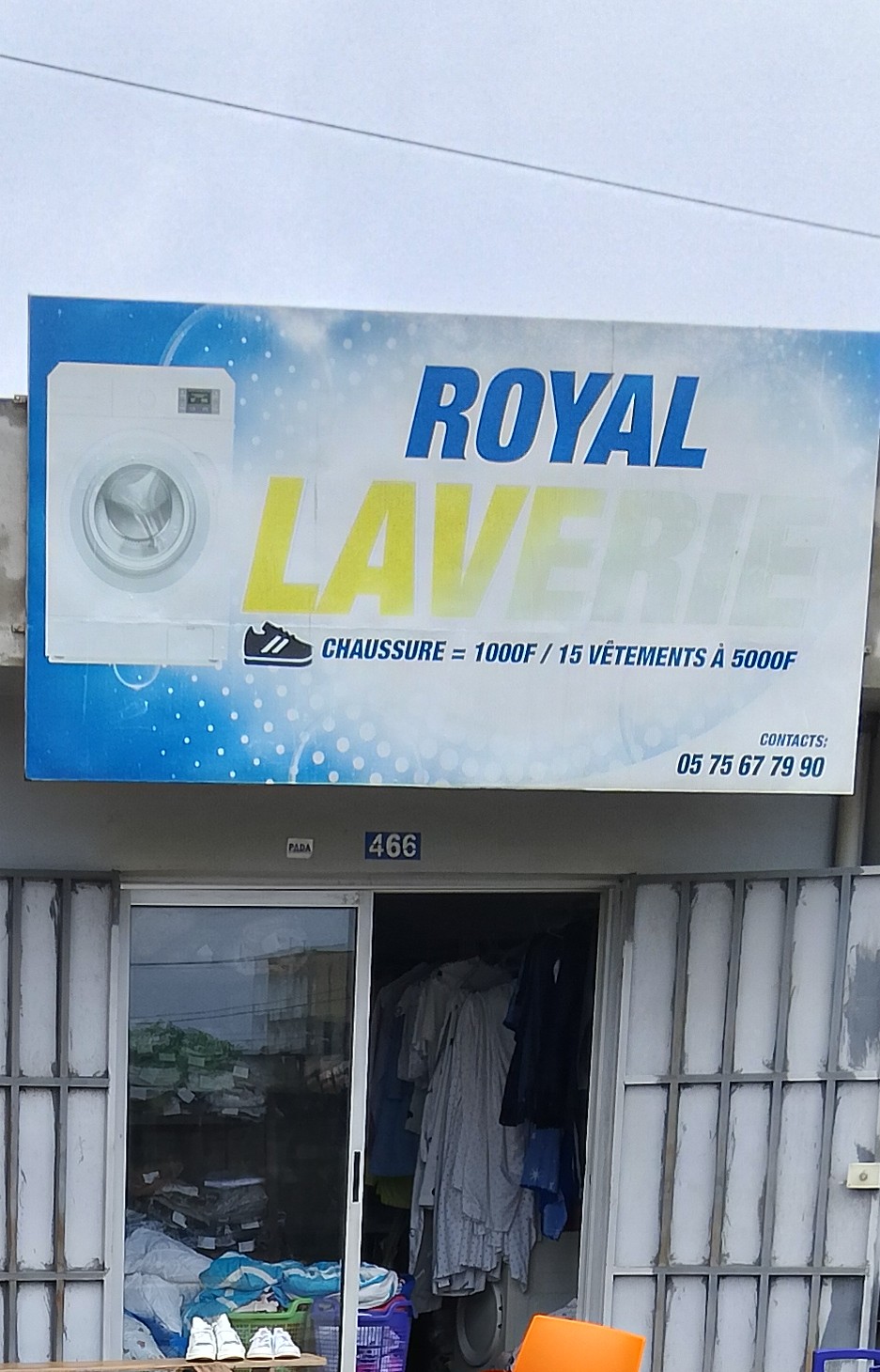 ROYAL  LAVERIE
