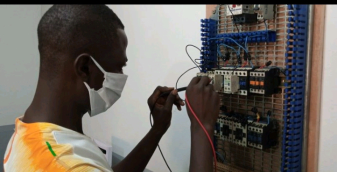Benito electricien