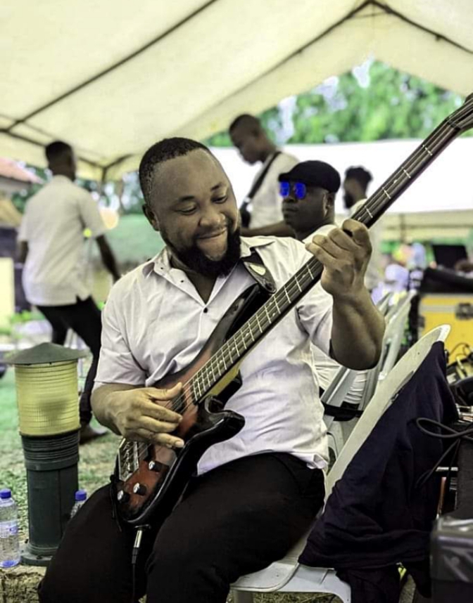 Momo bass