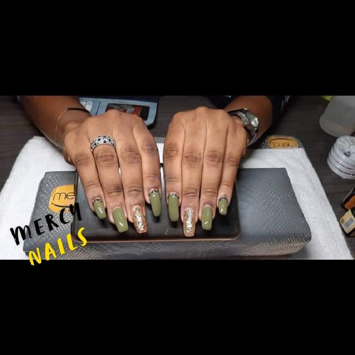 Merci nail