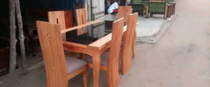 Amizi menuisier