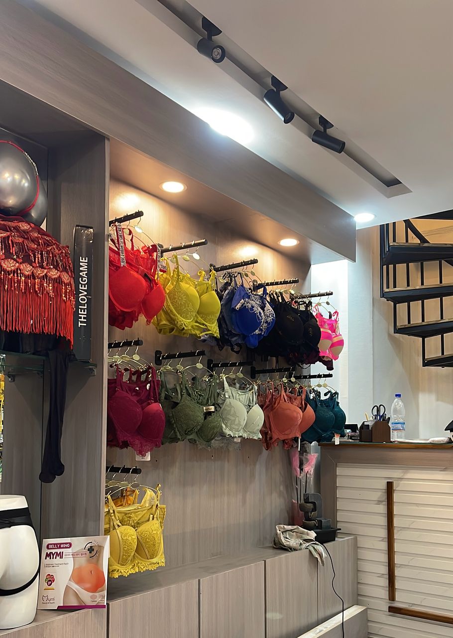 Lira Lingerie