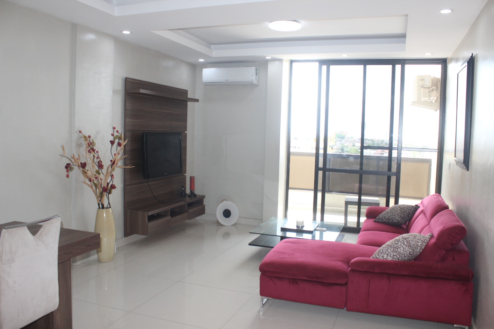 APPARTEMENT MEUBLE DE 3 PIÈCES LUXUEUX-HAUT STANDING POUR UN SEJOUR AGRÉABLE ET CONFORTABLE