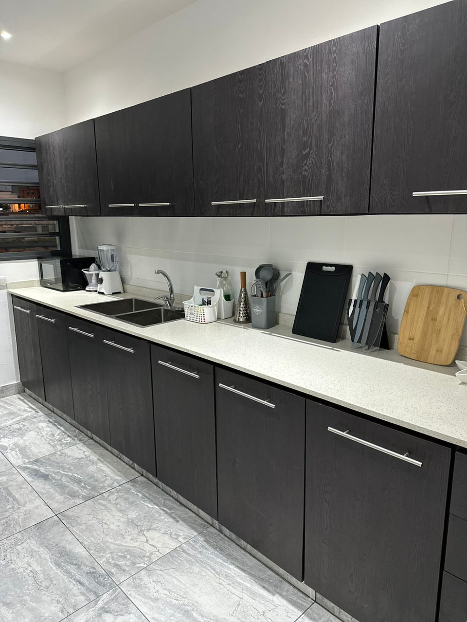 Appartement  meublé 3 pièces au quatrième étage avec ascenseur.