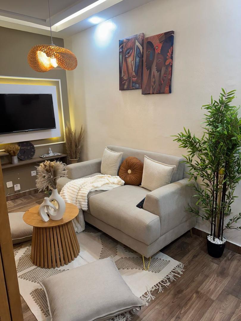 un appartement meublé hautement équipé à la Riviera 3 (Cité Oscar 2)