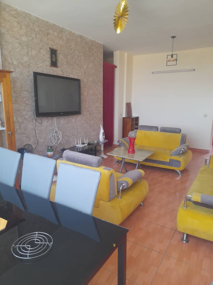 Appartement Meublé trois (3) pièces situé à Cocody Angré Château.