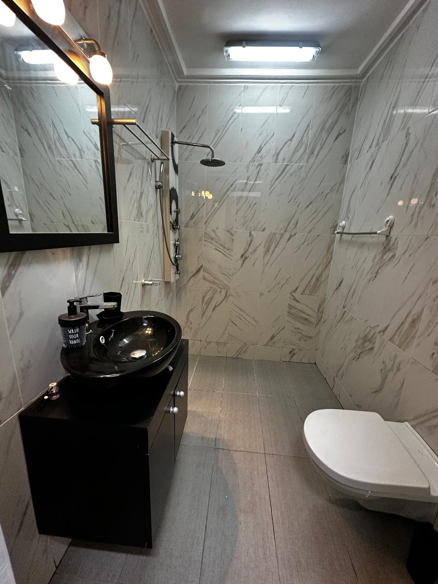 un appart 4 pièces de luxe à Abidjan  Angré Chu – 9ᵉ Tranche