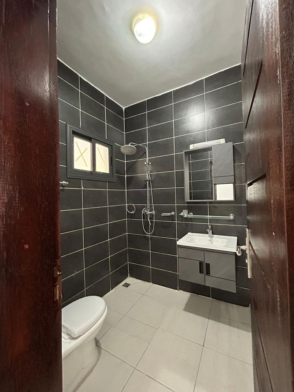 Villa Duplex Neuve avec Jardin – 3 Chambres cocody