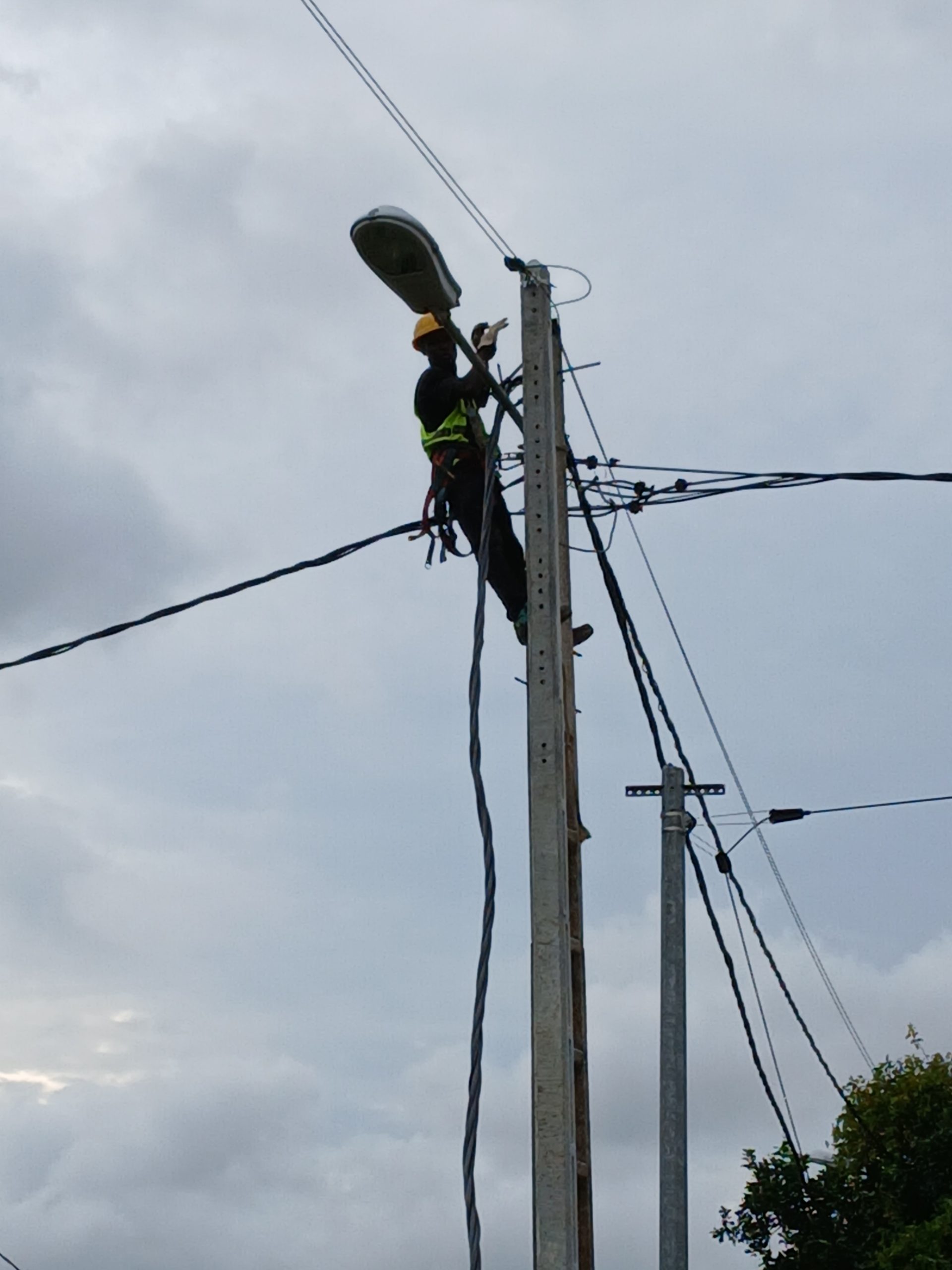 Ezekiel groupe services électricité